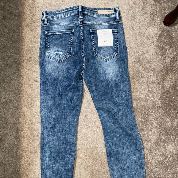 Cello distressed skinny jeans. BNWT - Picture 2 of 2